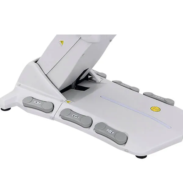 quattro-iv-treatment-bed-black-in-built-foot-buttons-dsse.webp